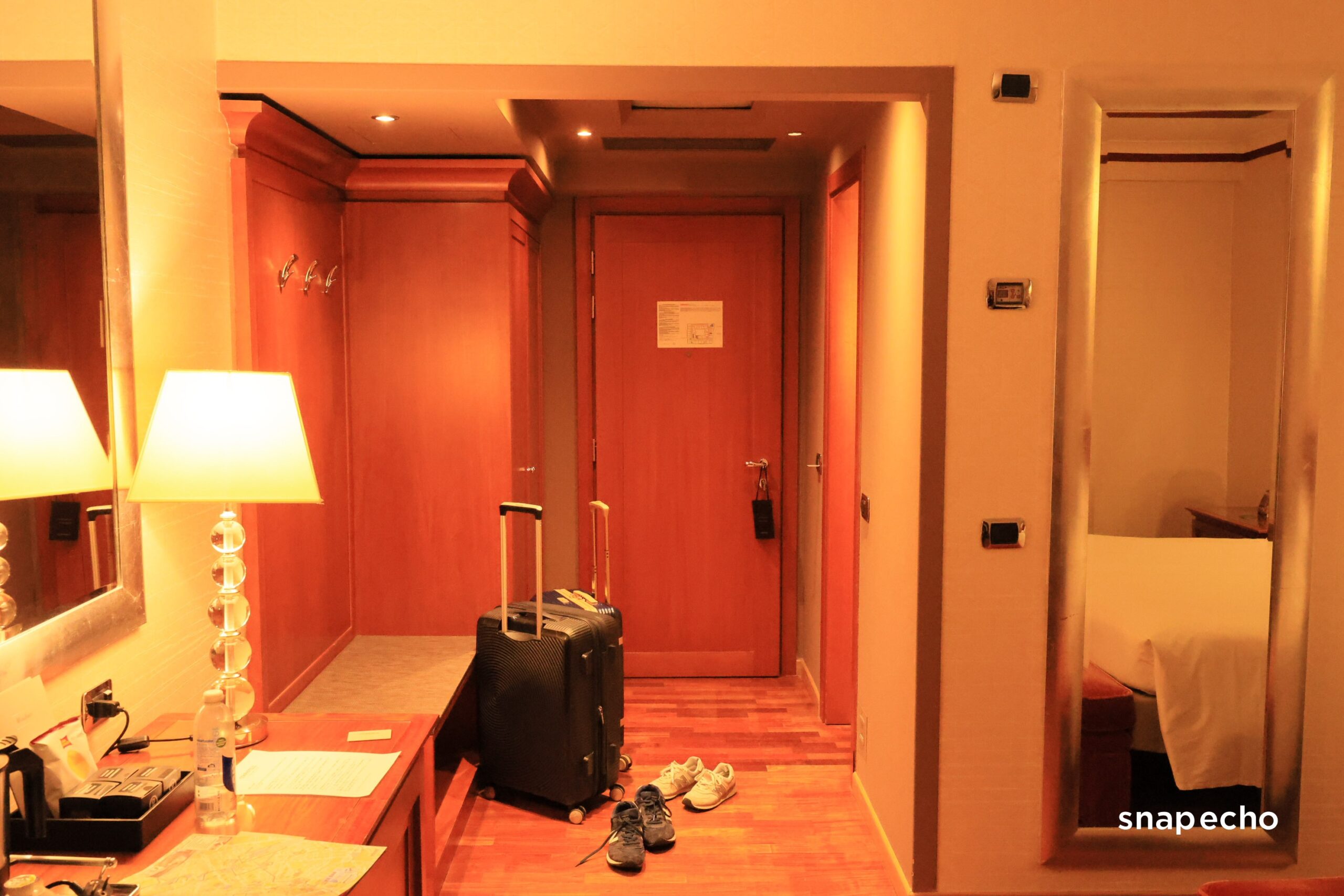 部屋のドア