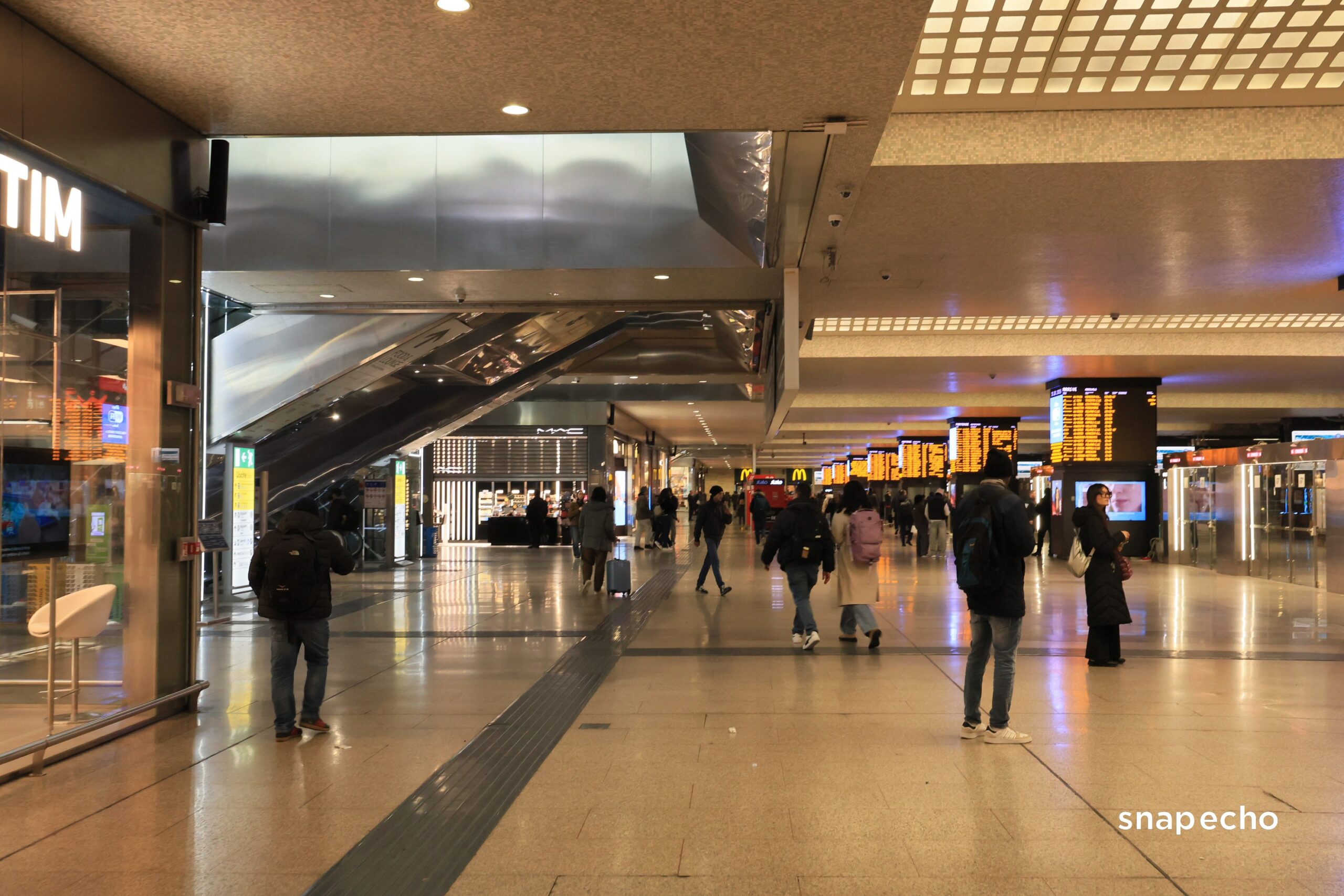 駅構内